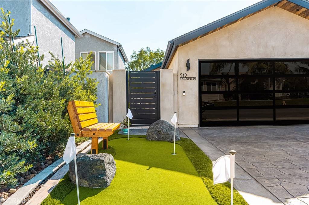 Huntington Beach, CA 92648,512 Oceanhill