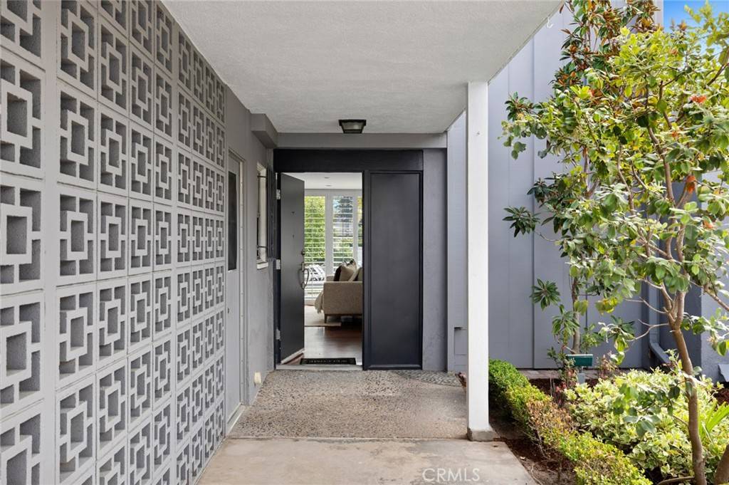 Newport Beach, CA 92660,1008 Buckingham LN #17