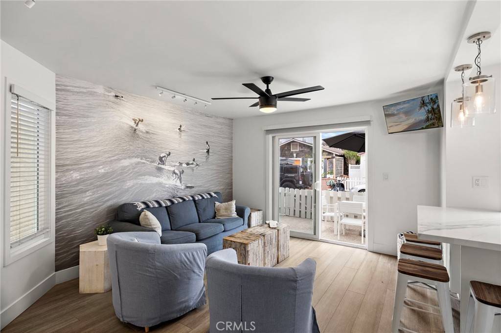 Newport Beach, CA 92663,207 40th ST