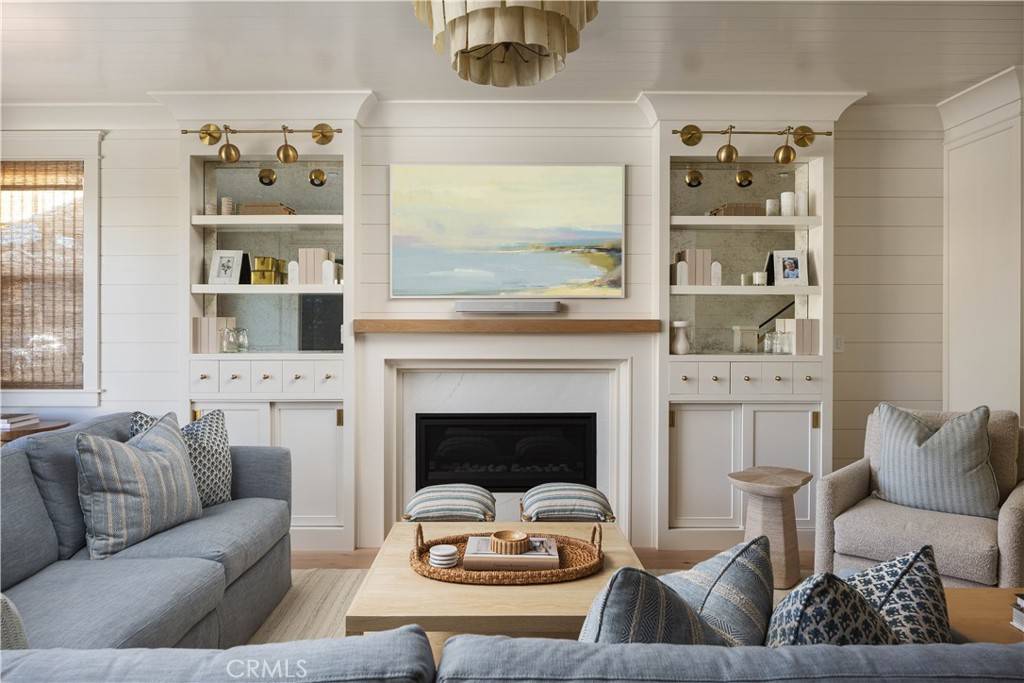 Corona Del Mar, CA 92625,521 Poinsettia AVE