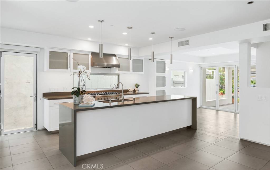 Corona Del Mar, CA 92625,2618 Cove ST