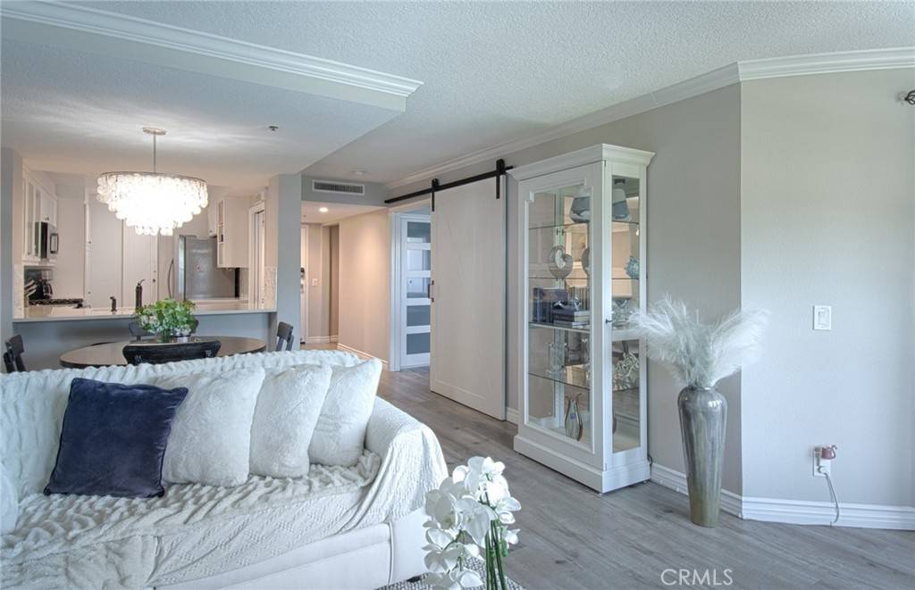 Newport Beach, CA 92663,220 Nice LN #215