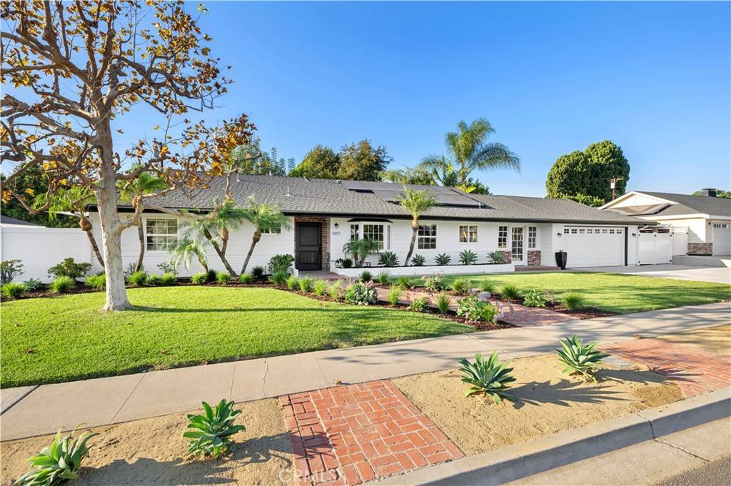 North Tustin, CA 92705,11891 Gladstone DR