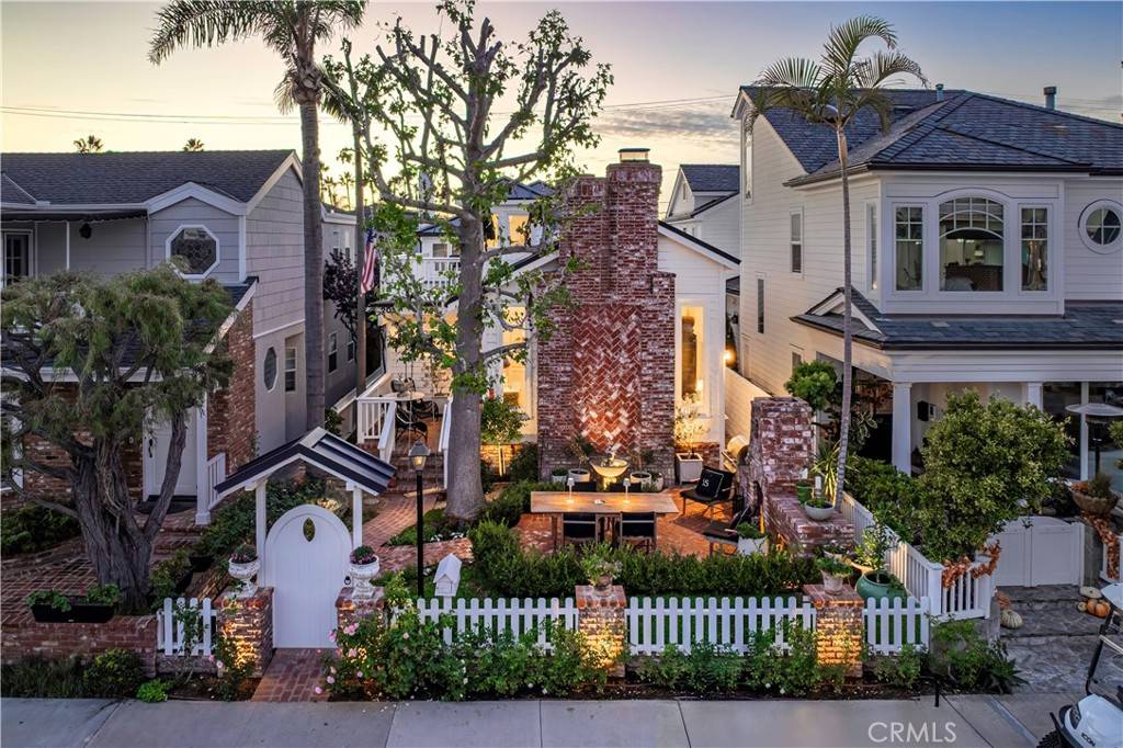 Newport Beach, CA 92662,209 Diamond