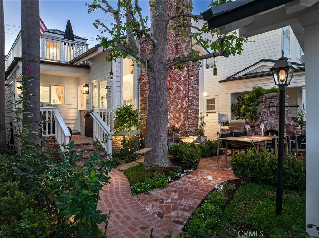 Newport Beach, CA 92662,209 Diamond