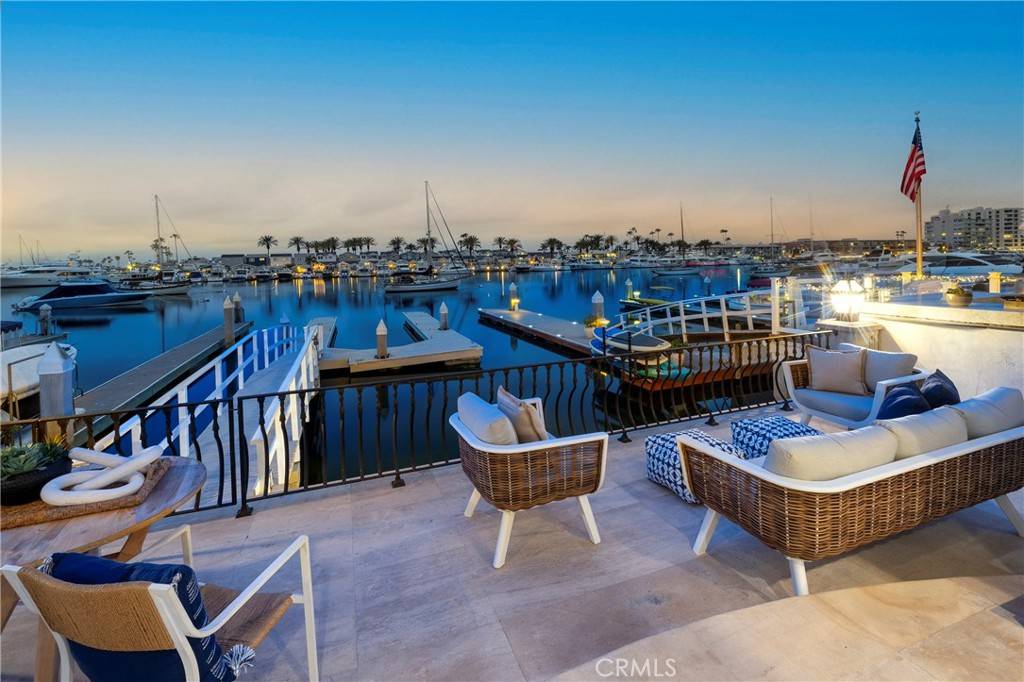Newport Beach, CA 92663,339 Via Lido Soud