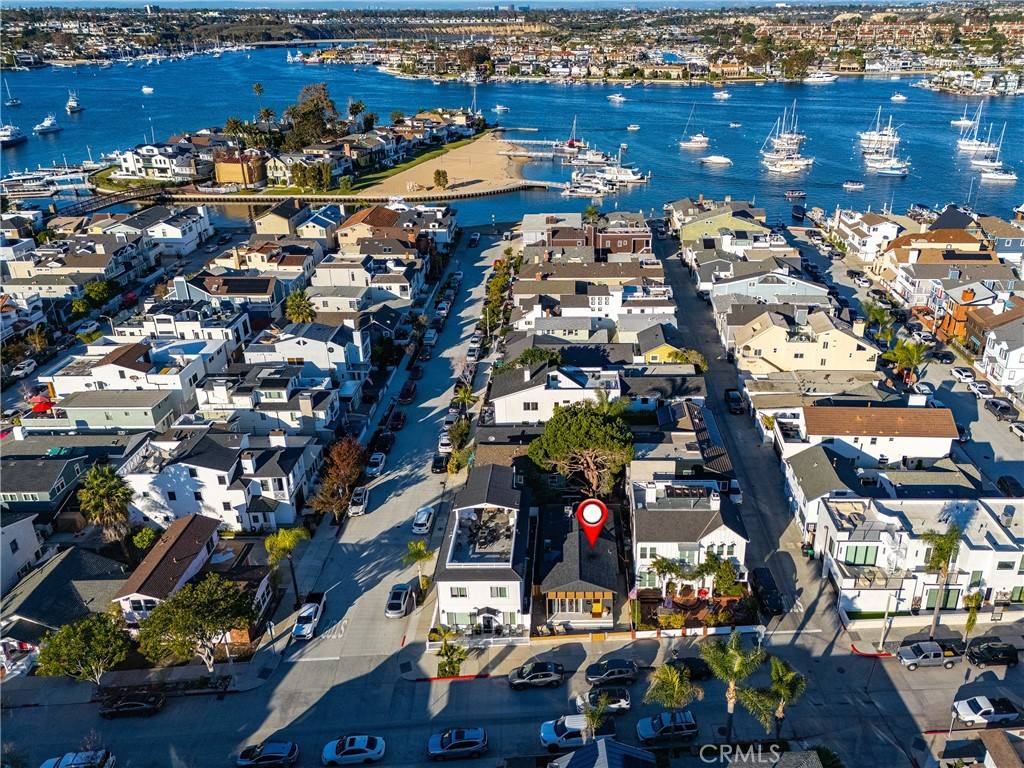 Newport Beach, CA 92661,122 E Bay AVE