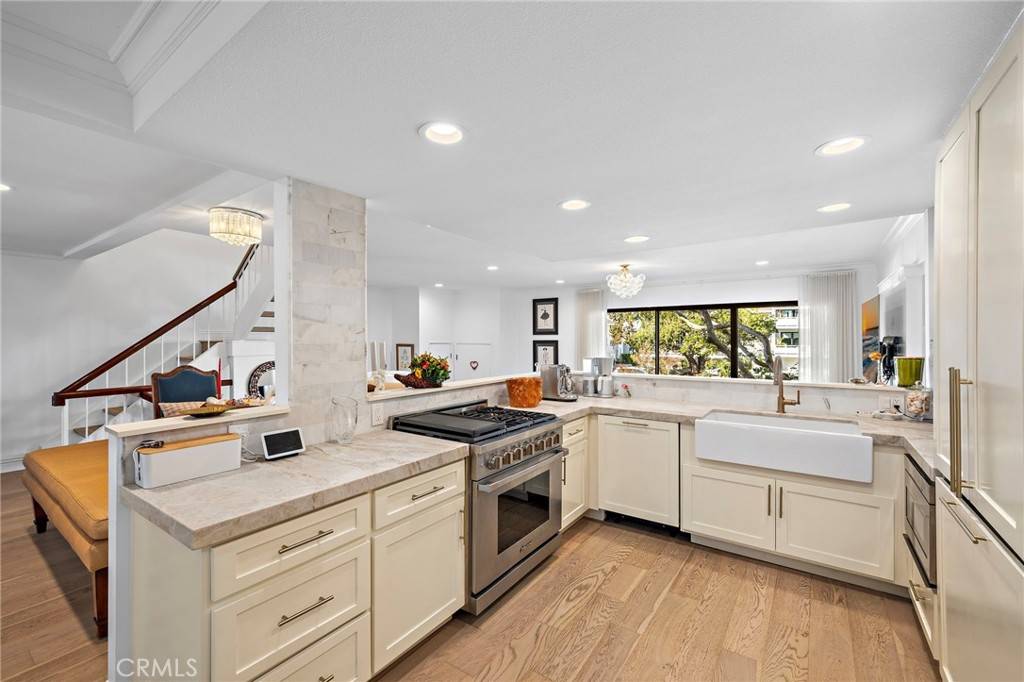 Newport Beach, CA 92663,12 Encore CT