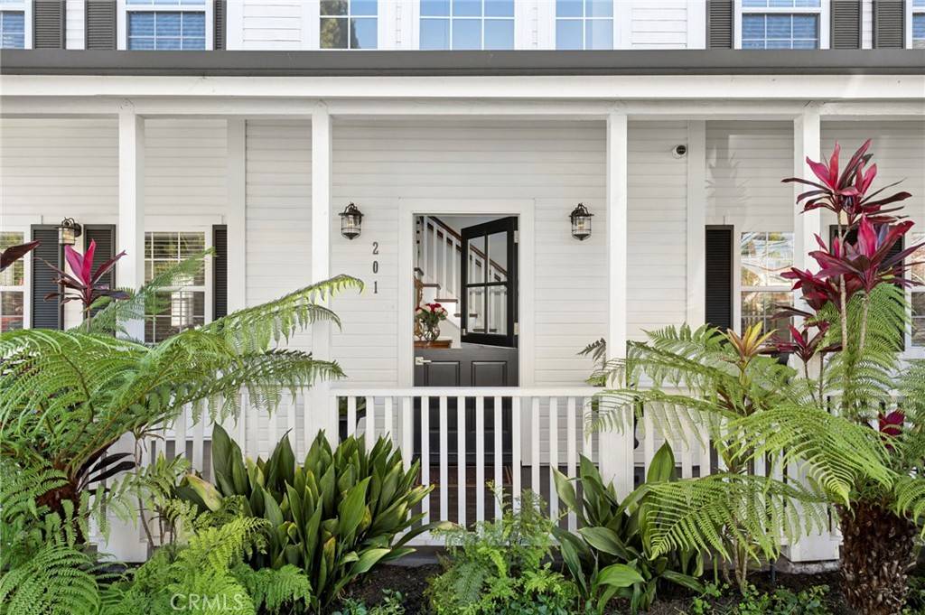 Costa Mesa, CA 92627,201 E 21st ST