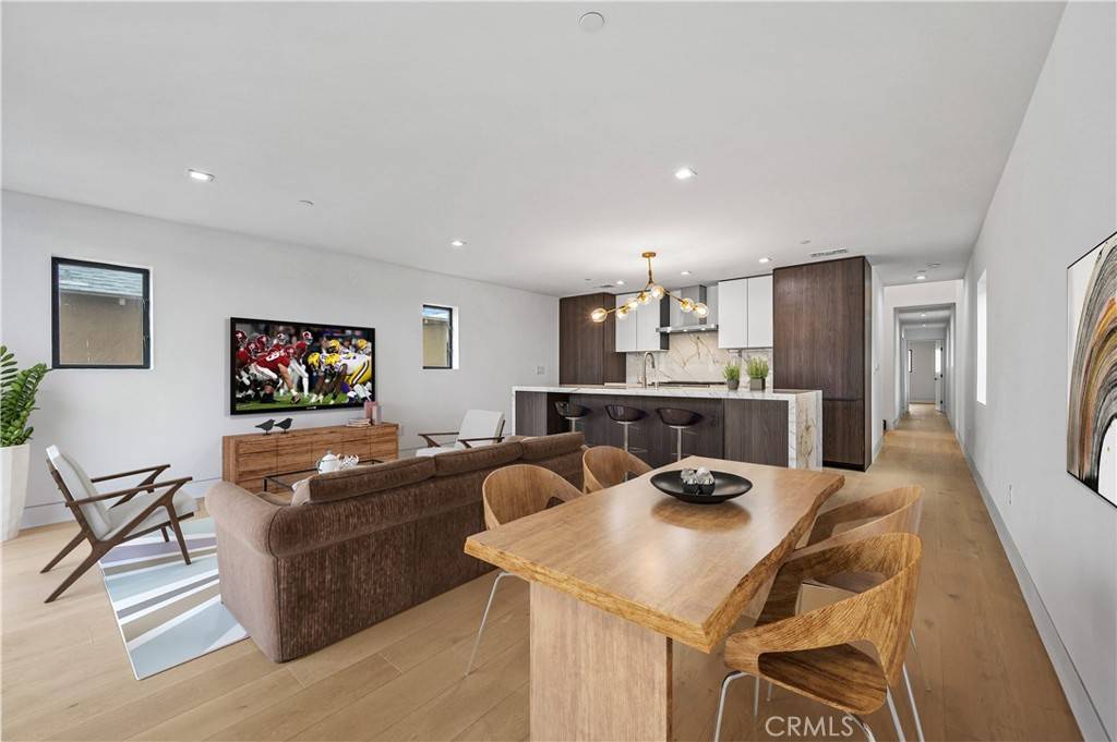 Newport Beach, CA 92663,121 39th ST #B