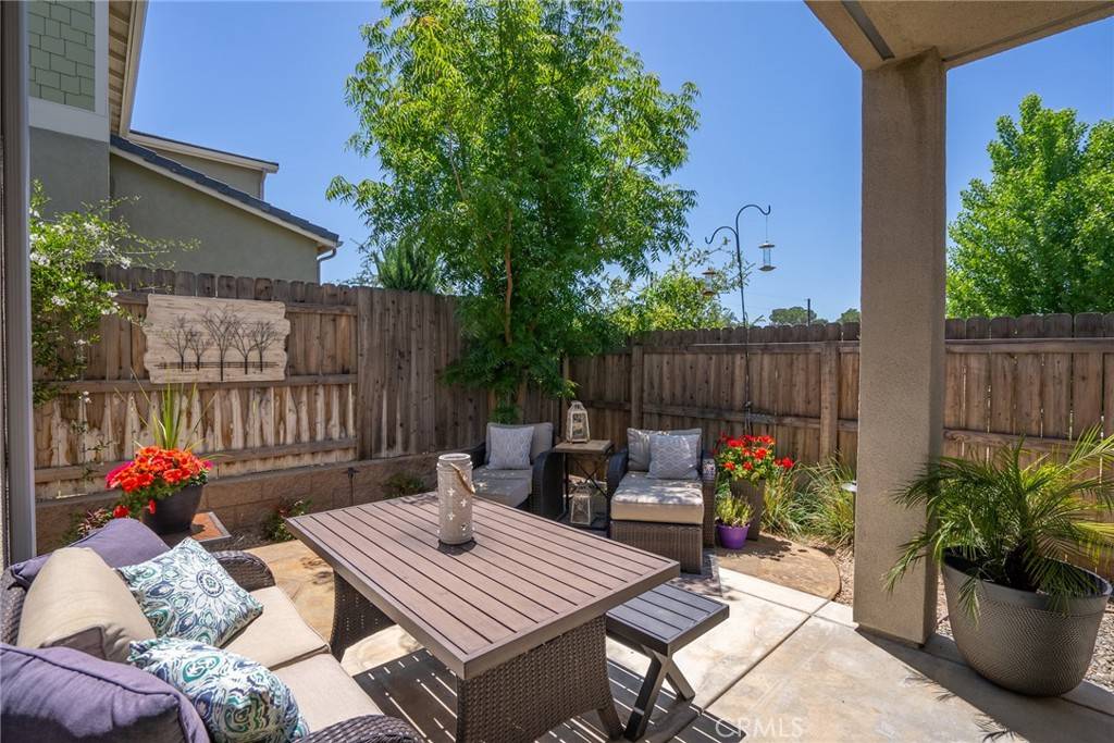 Templeton, CA 93465,270 T-Diamond WAY