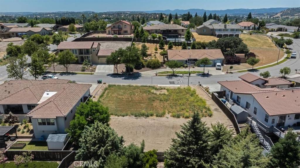 Paso Robles, CA 93446,679 Red Cloud RD