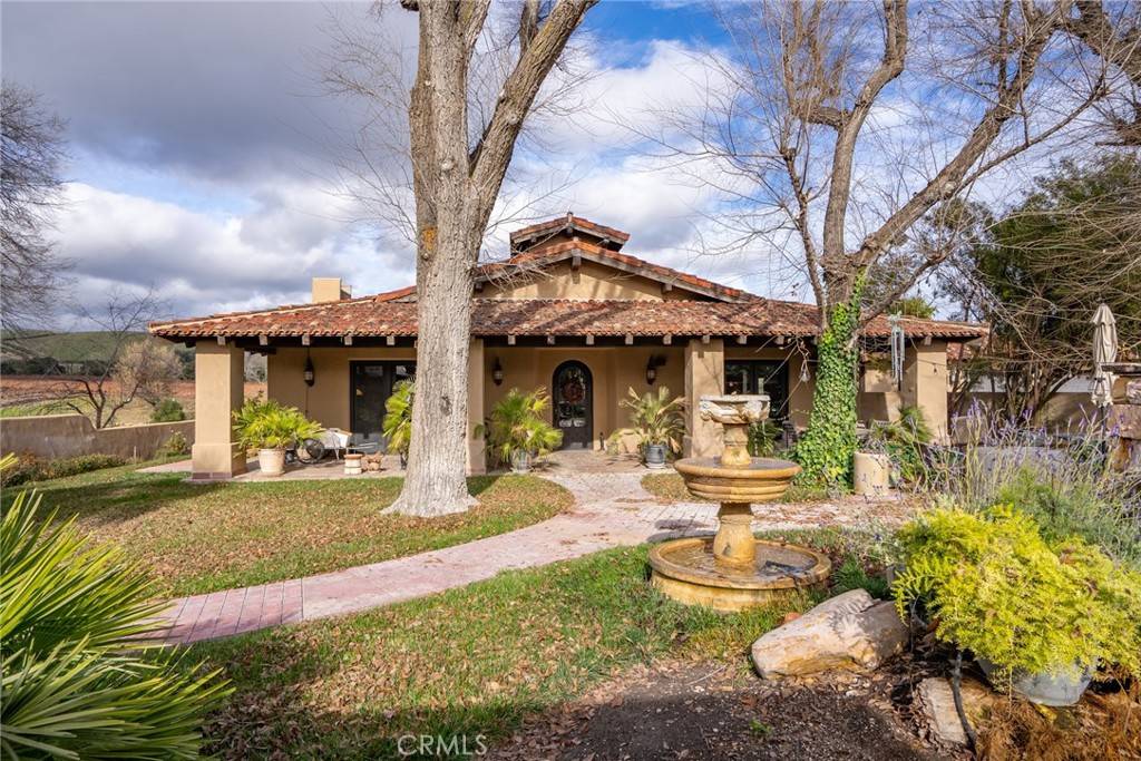 Paso Robles, CA 93446,2135 Live Oak Rd