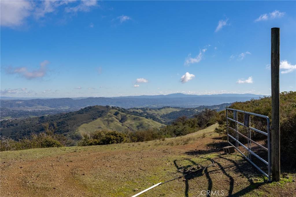 Atascadero, CA 93422,13730 Falcon RD