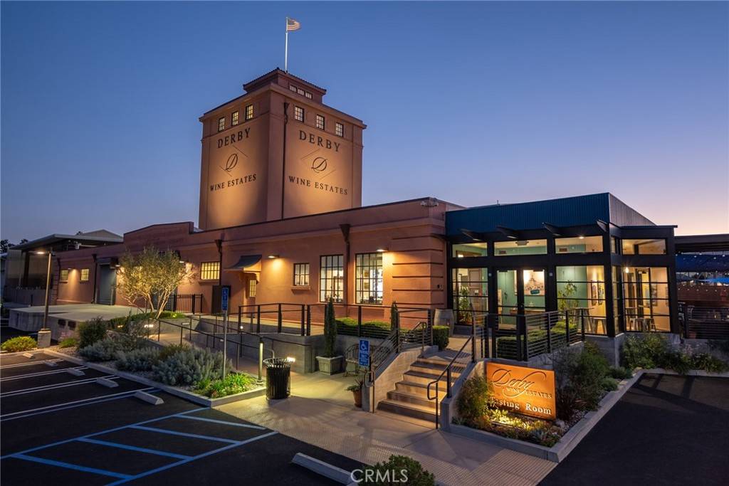 Paso Robles, CA 93446,525 Riverside AVE