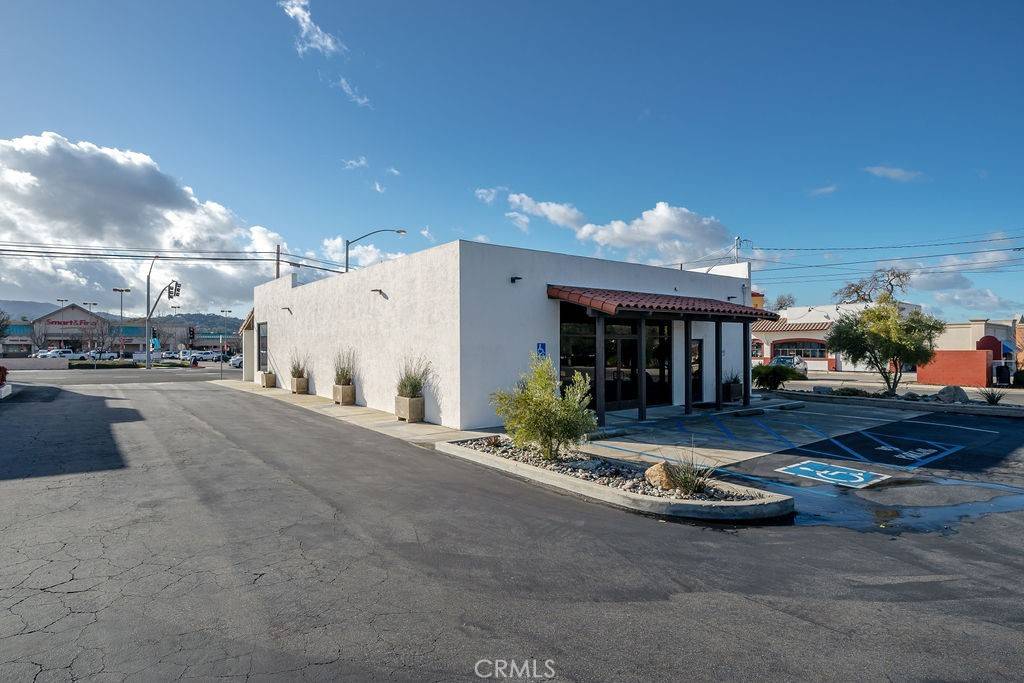 Atascadero, CA 93422,8105 El Camino Real