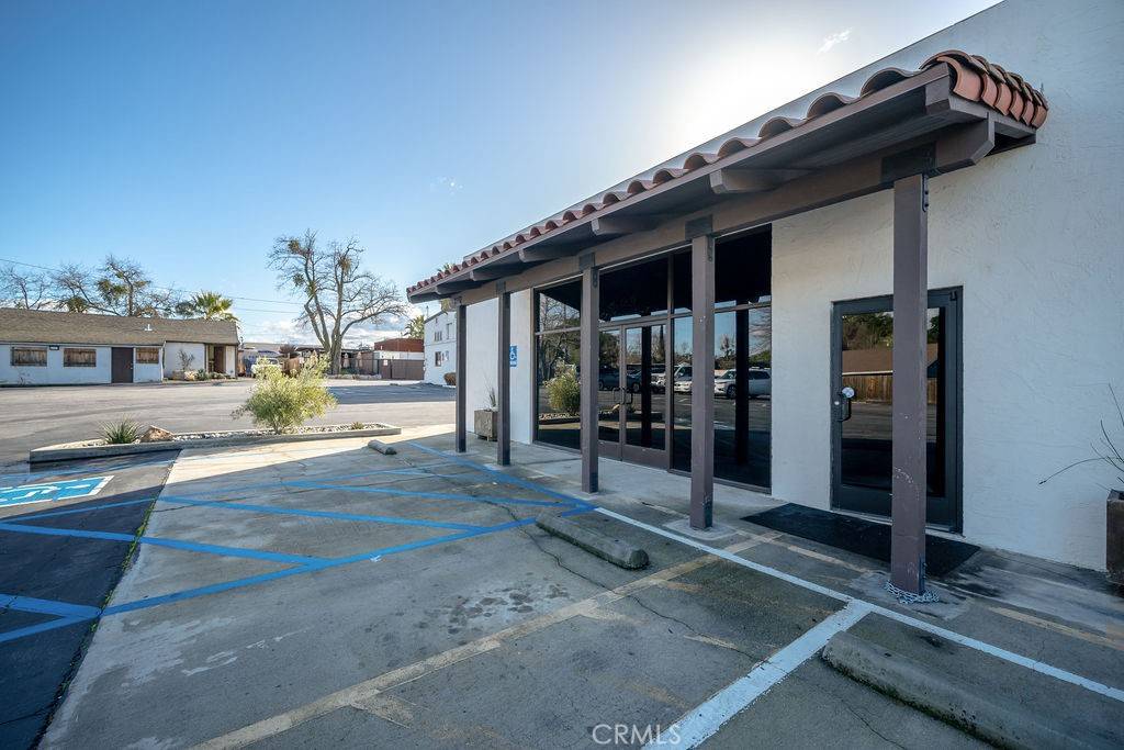 Atascadero, CA 93422,8105 El Camino Real