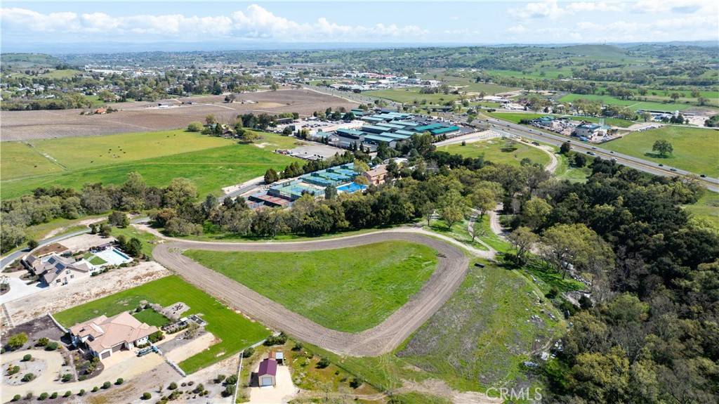 Templeton, CA 93465,8 Championship LN