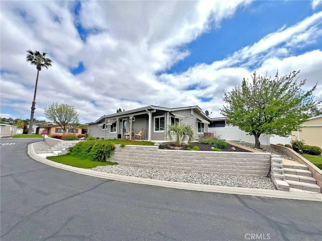 Paso Robles, CA 93446,328 Lark DR