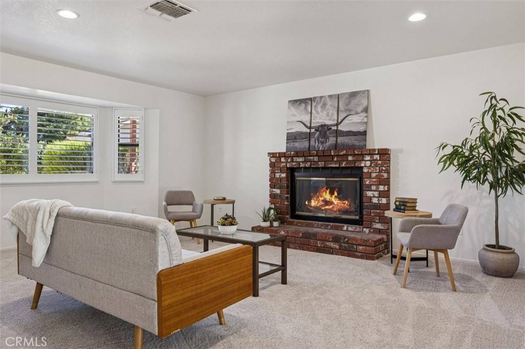 Paso Robles, CA 93446,825 Crenshaw CT