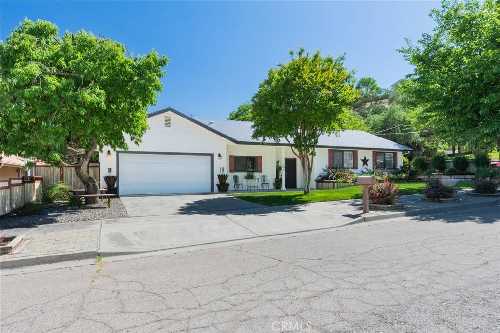 Paso Robles, CA 93446,402 9th ST