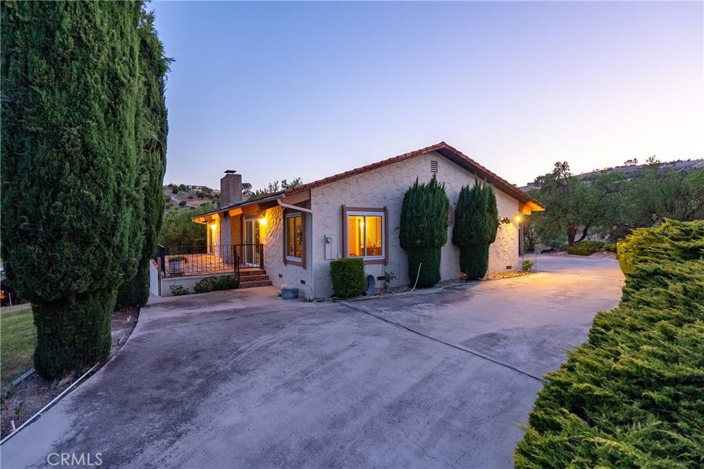 Paso Robles, CA 93446,87 Hilltop DR