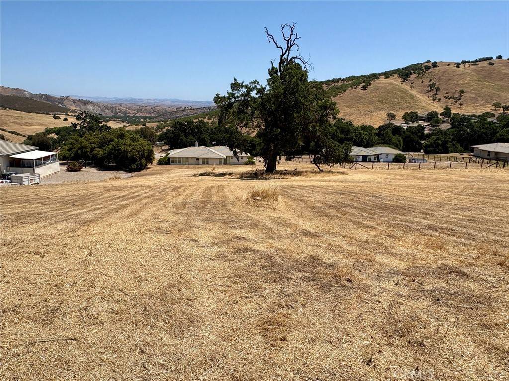 Paso Robles, CA 93446,9886 Steelhead RD