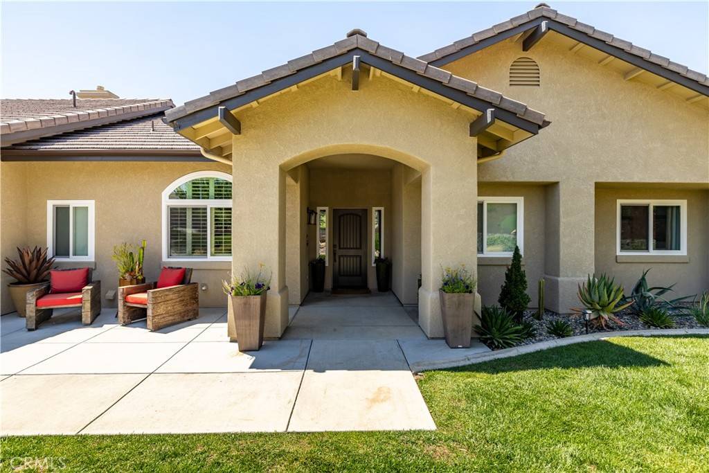 Paso Robles, CA 93446,1613 Via Flora