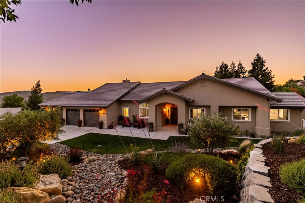 Paso Robles, CA 93446,1613 Via Flora