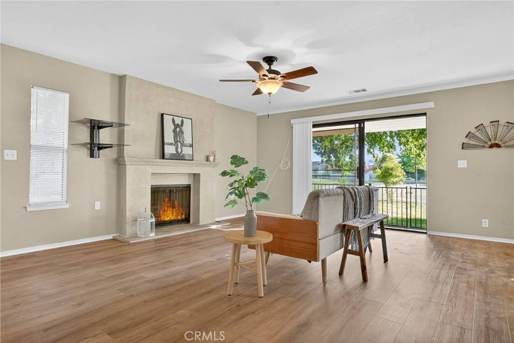 Paso Robles, CA 93446,128 Flag WAY #A