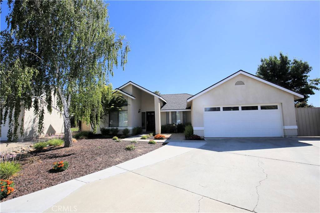 Paso Robles, CA 93446,900 Evert CT