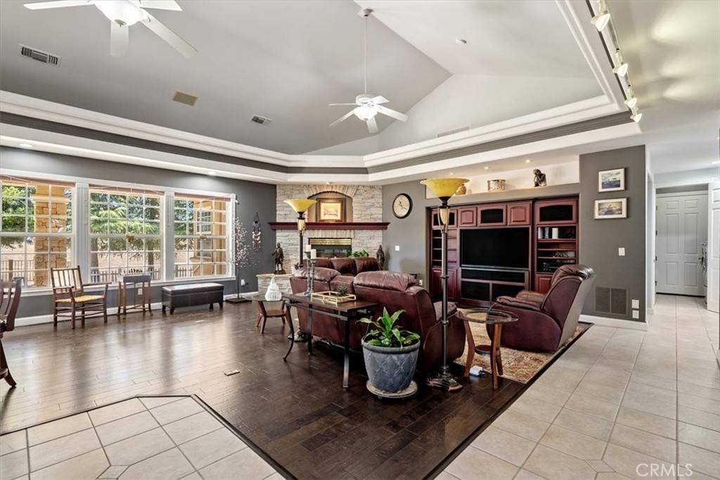 Paso Robles, CA 93446,1226 Kapareil LN