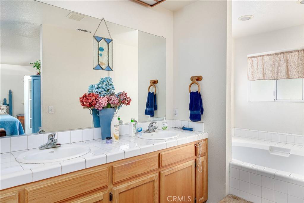 Paso Robles, CA 93446,8210 Creston RD