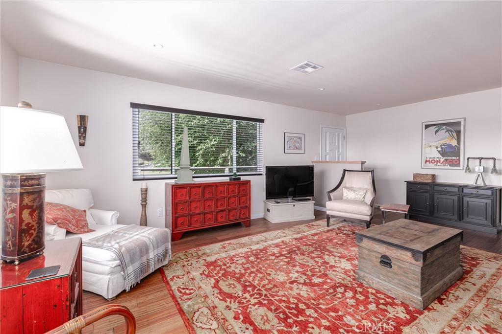 Paso Robles, CA 93446,325 Fairview LN