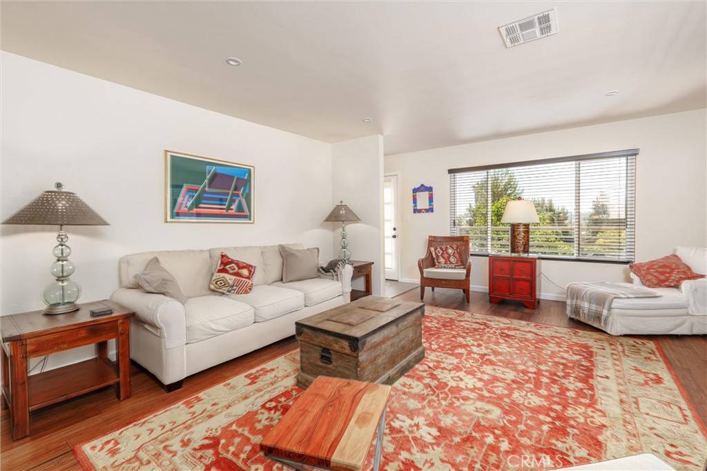 Paso Robles, CA 93446,325 Fairview LN