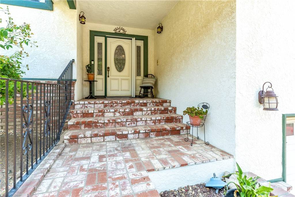 Atascadero, CA 93422,9555 Santa Cruz RD