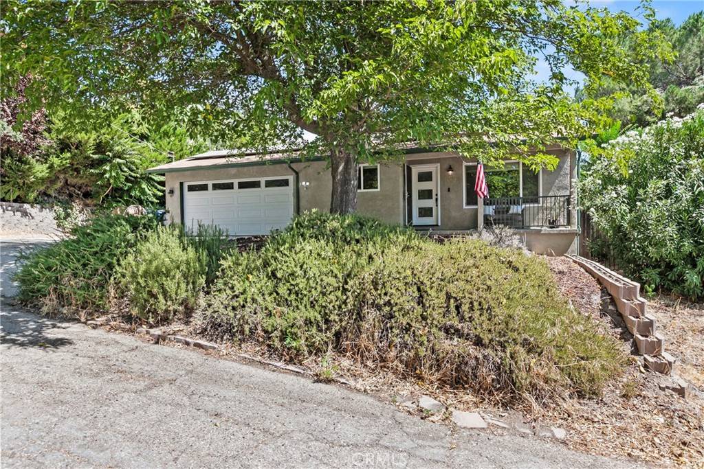 Paso Robles, CA 93446,102 Glencrest LN