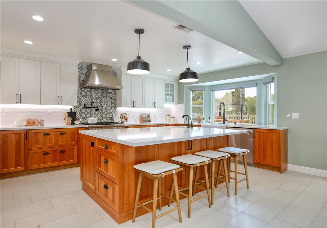 Arroyo Grande, CA 93420,1130 Vard Loomis