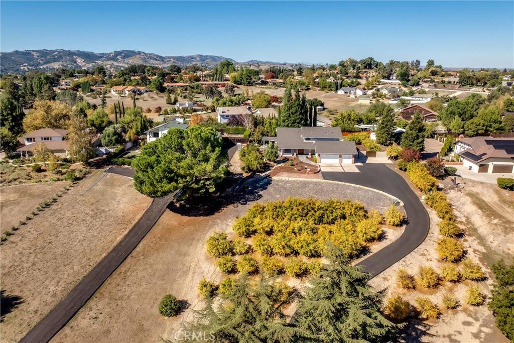 Paso Robles, CA 93446,833 Rolling Hills Rd