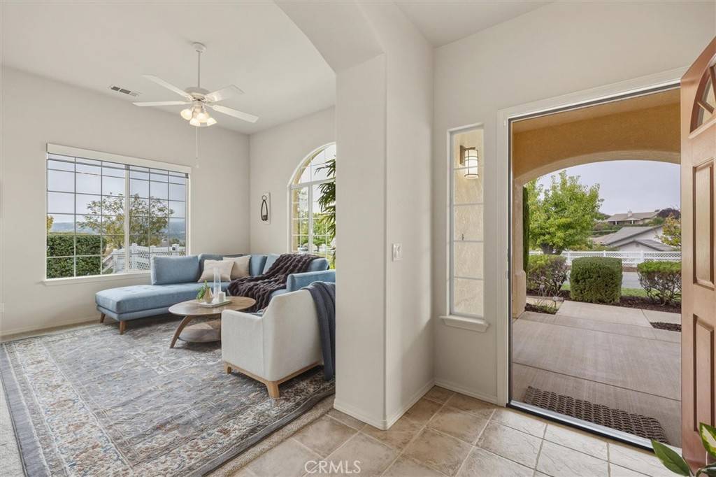 Paso Robles, CA 93446,1608 Via Flora