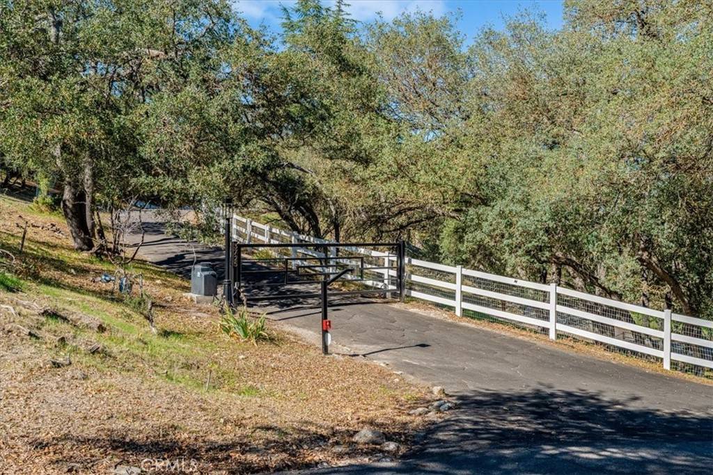 Paso Robles, CA 93446,3725 Plymouth Hills Rd