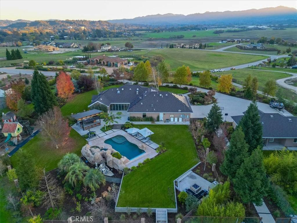 Atascadero, CA 93422,9235 N Forty