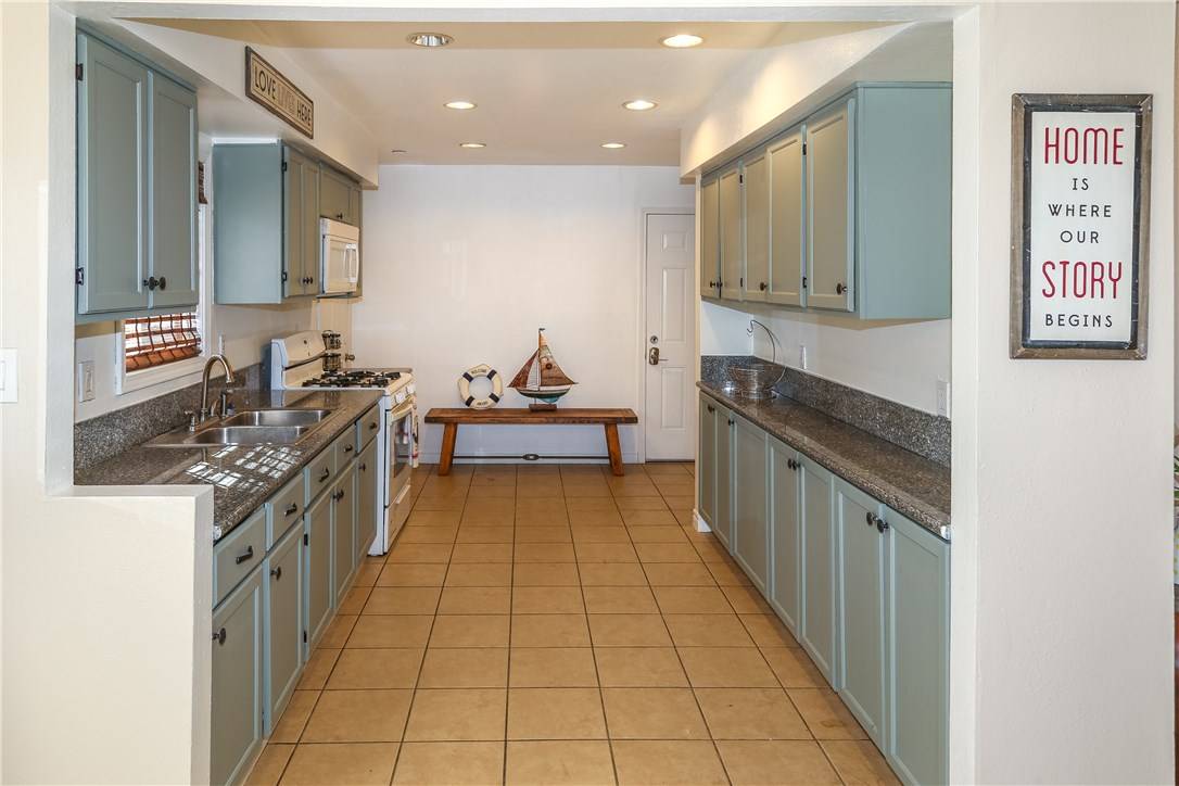 Anaheim, CA 92801,523 N Hampton ST