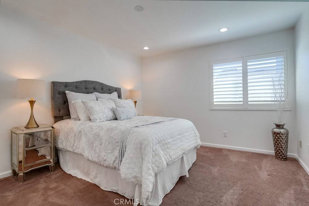 Azusa, CA 91702,900 W Sierra Madre AVE #98