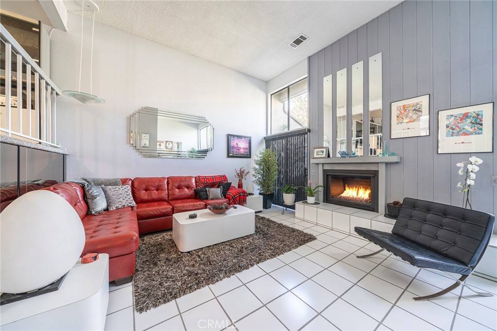 Huntington Beach, CA 92648,18717 Racquet LN