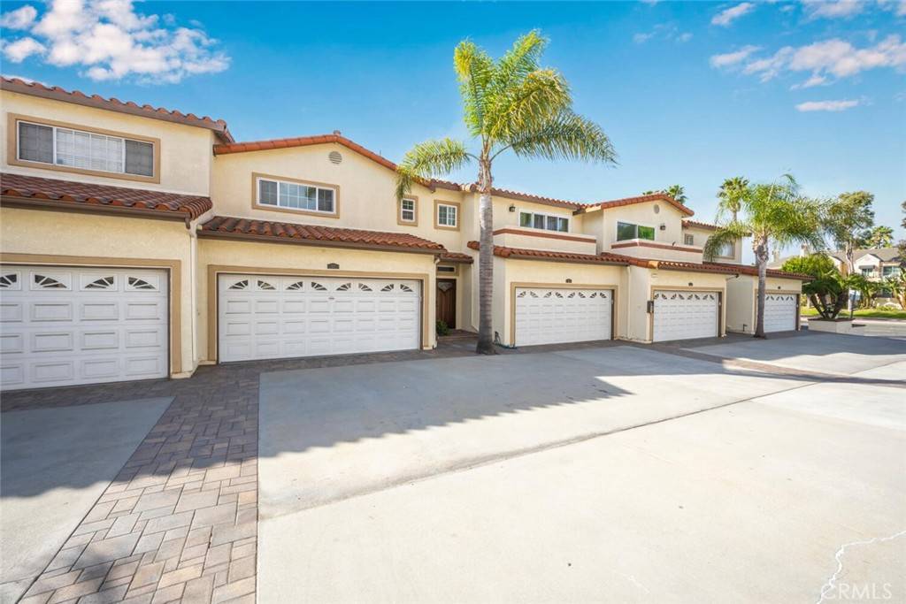 Huntington Beach, CA 92649,4700 Warner AVE #107