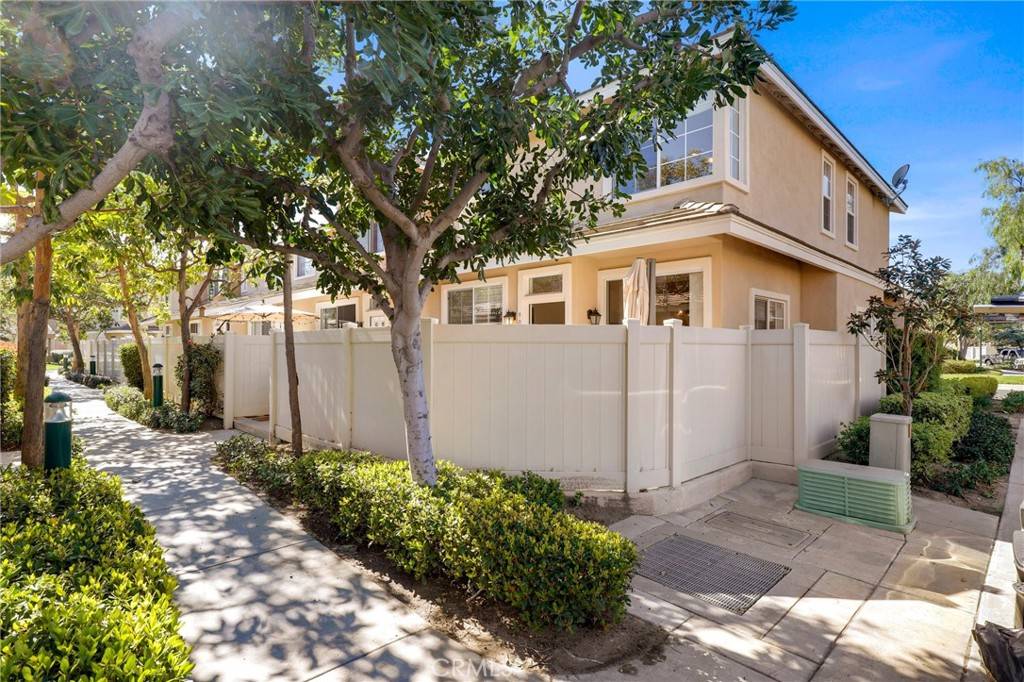 Anaheim Hills, CA 92808,906 S Boulder PL