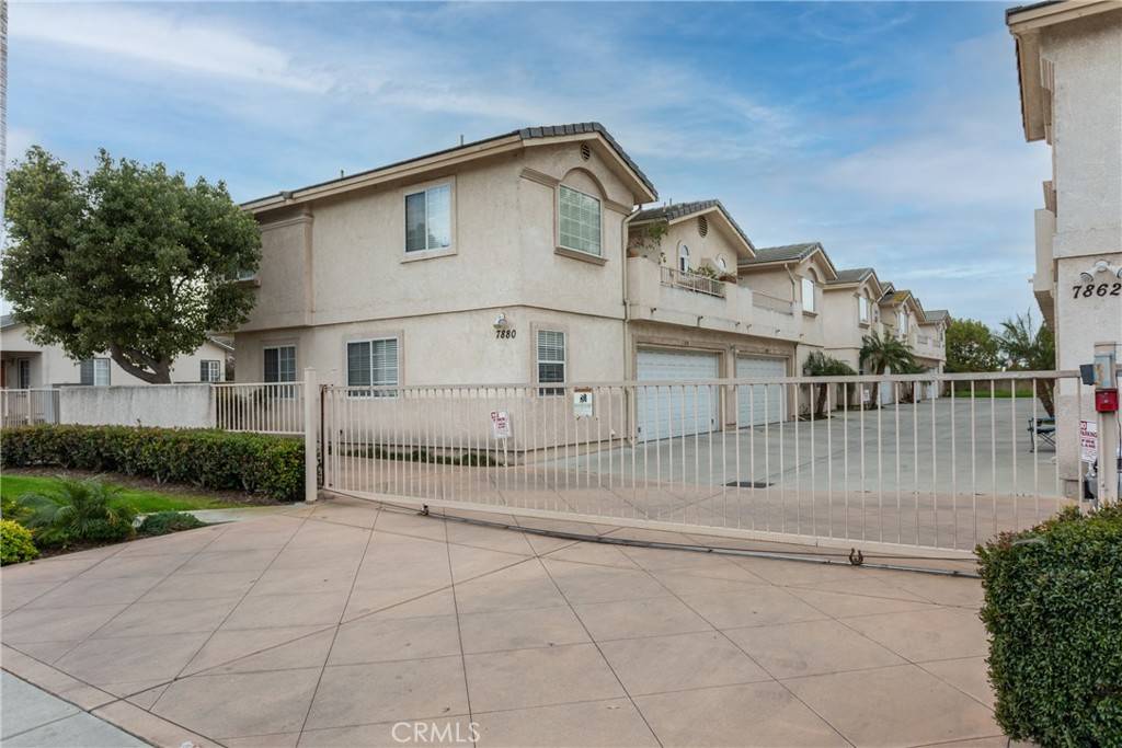 Downey, CA 90241,7874 Stewart And Gray RD