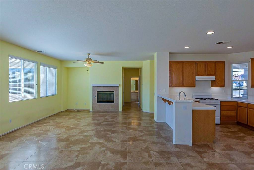 Adelanto, CA 92301,14541 Delicious ST