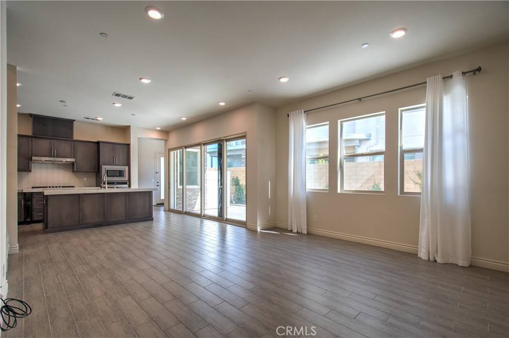 Irvine, CA 92618,775 Benchmark